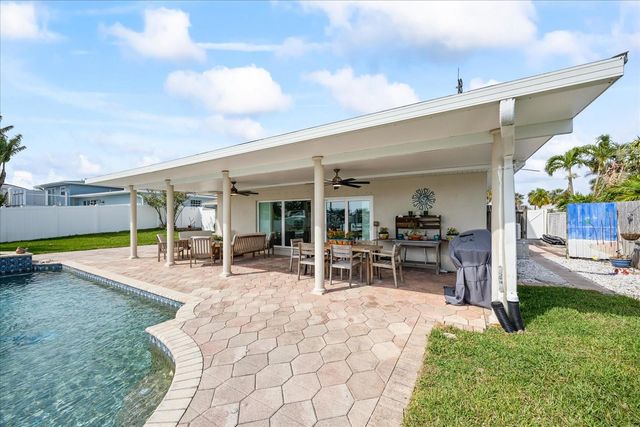 7886 9TH AVENUE S, St Petersburg, FL 33707