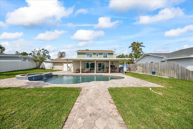 7886 9TH AVENUE S, St Petersburg, FL 33707