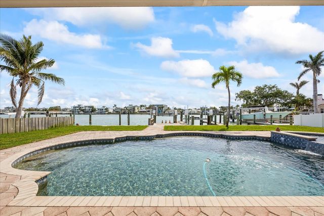 7886 9TH AVENUE S, St Petersburg, FL 33707