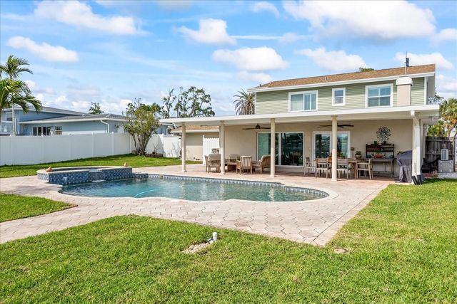 7886 9TH AVENUE S, St Petersburg, FL 33707