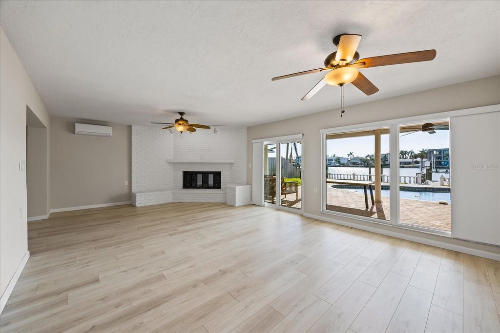 Image 16 of property listing at 7886 9TH AVENUE S, St Petersburg, FL 33707