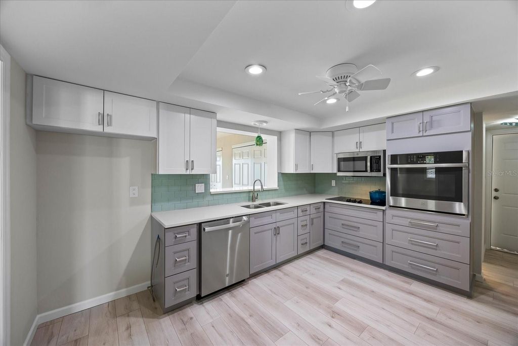 Image 21 of property listing at 7886 9TH AVENUE S, St Petersburg, FL 33707