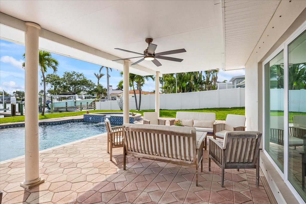 Image 33 of property listing at 7886 9TH AVENUE S, St Petersburg, FL 33707