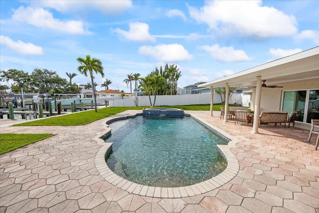 Image 37 of property listing at 7886 9TH AVENUE S, St Petersburg, FL 33707