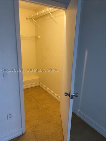 8245 Lake Dr 101, Doral, FL 33166