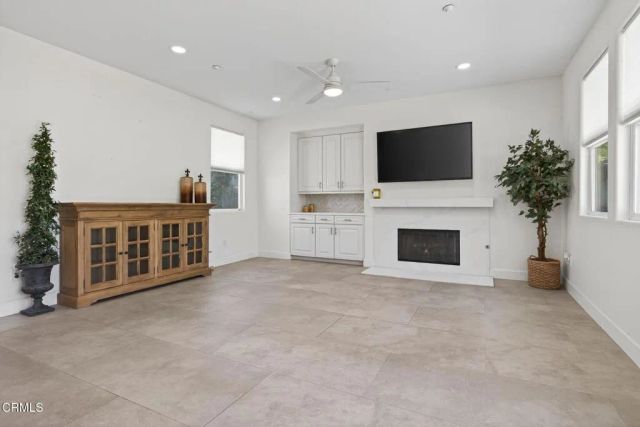 2035 Long Cove Drive, Oxnard, CA 93036