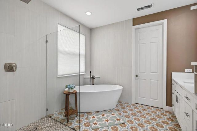 2035 Long Cove Drive, Oxnard, CA 93036