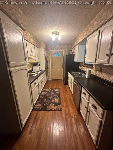 15 Woodland Drive, Madison, WV 25130