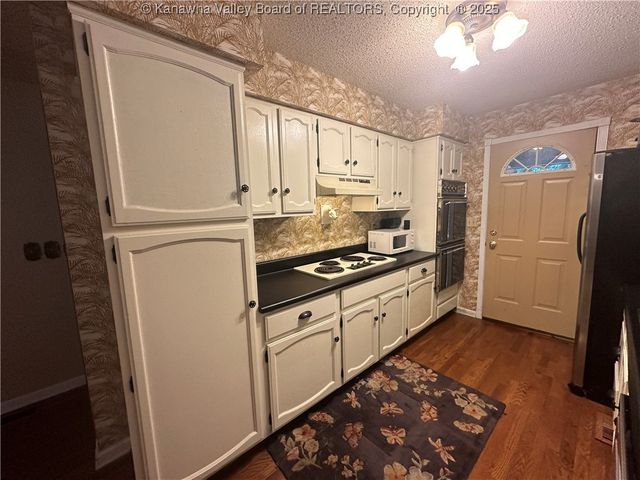 15 Woodland Drive, Madison, WV 25130