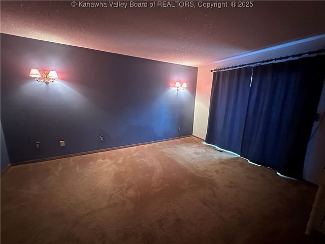 15 Woodland Drive, Madison, WV 25130