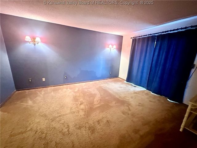 15 Woodland Drive, Madison, WV 25130