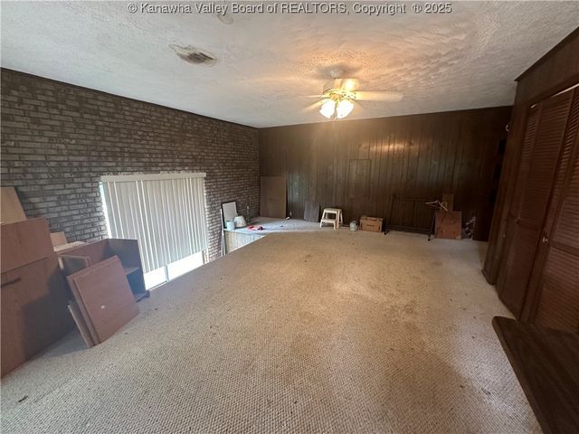 15 Woodland Drive, Madison, WV 25130