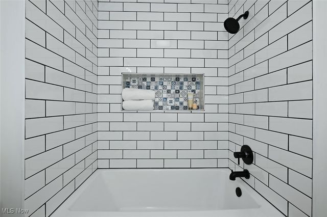 2953 Colon Drive, Copley, OH 44321