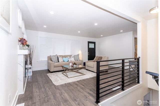 7305 32nd Avenue S, Seattle, WA 98118