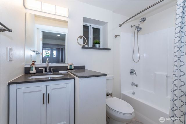 7305 32nd Avenue S, Seattle, WA 98118