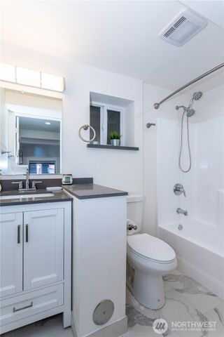 7305 32nd Avenue S, Seattle, WA 98118