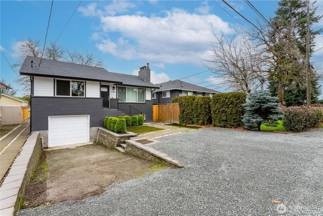 7305 32nd Avenue S, Seattle, WA 98118