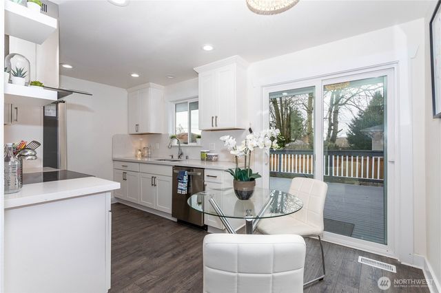 7305 32nd Avenue S, Seattle, WA 98118