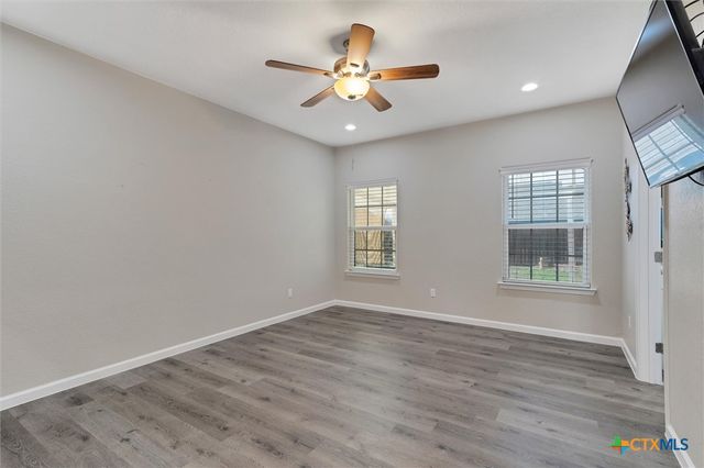320 Holly Avenue, Luling, TX 78648