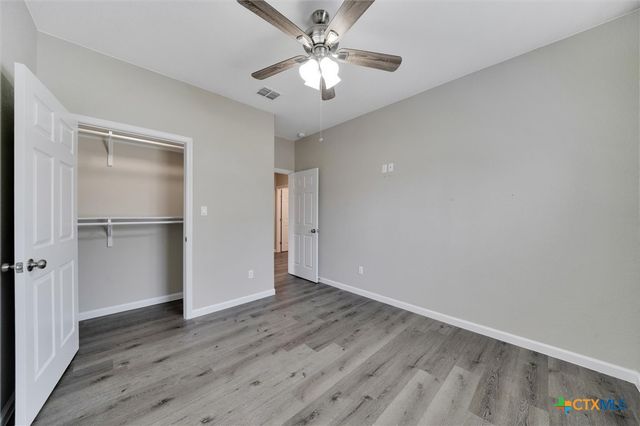 320 Holly Avenue, Luling, TX 78648