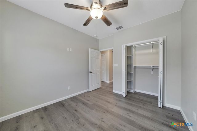 320 Holly Avenue, Luling, TX 78648