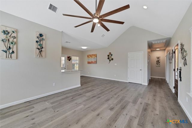 320 Holly Avenue, Luling, TX 78648