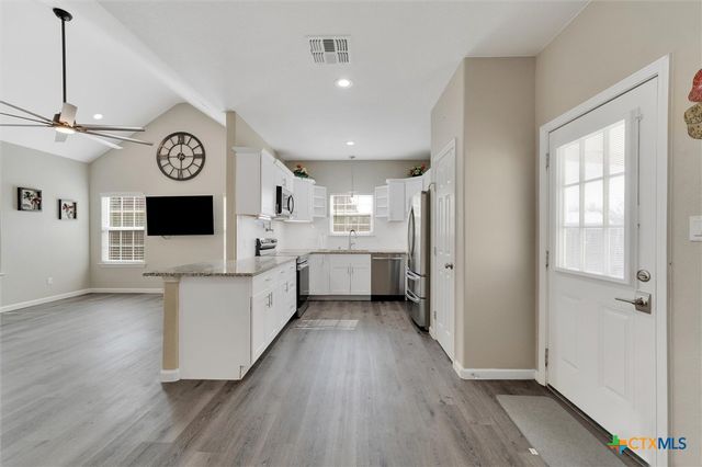 320 Holly Avenue, Luling, TX 78648