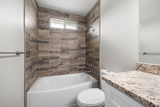 936 S 10th St, Aransas Pass, TX 78336