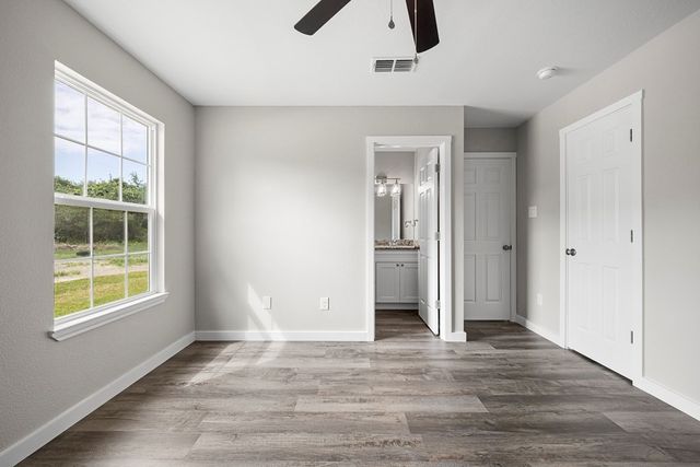 936 S 10th St, Aransas Pass, TX 78336