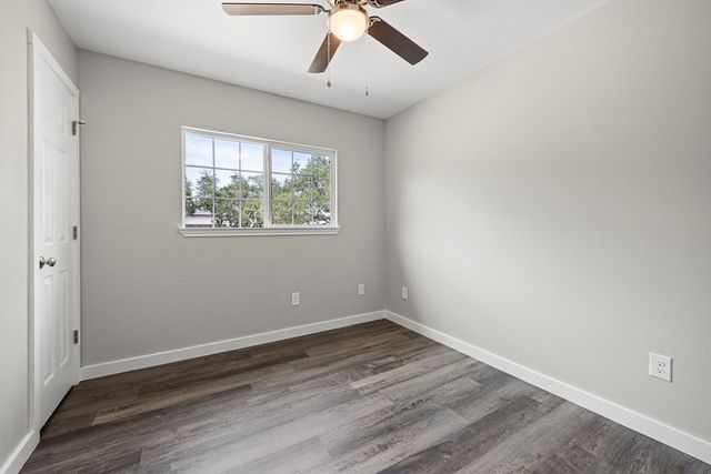 936 S 10th St, Aransas Pass, TX 78336