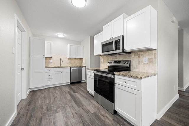 936 S 10th St, Aransas Pass, TX 78336