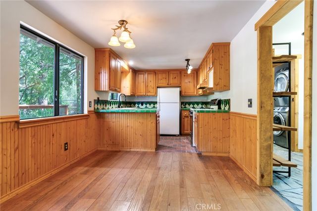 41126 Valley Of The Falls Drive, Forest Falls, CA 92339