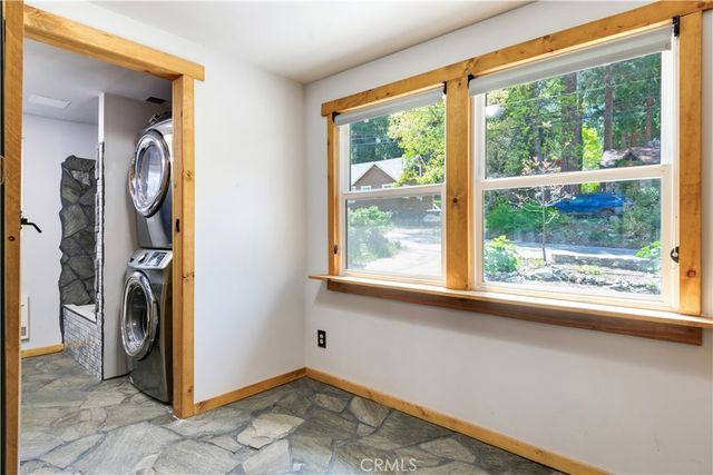 41126 Valley Of The Falls Drive, Forest Falls, CA 92339