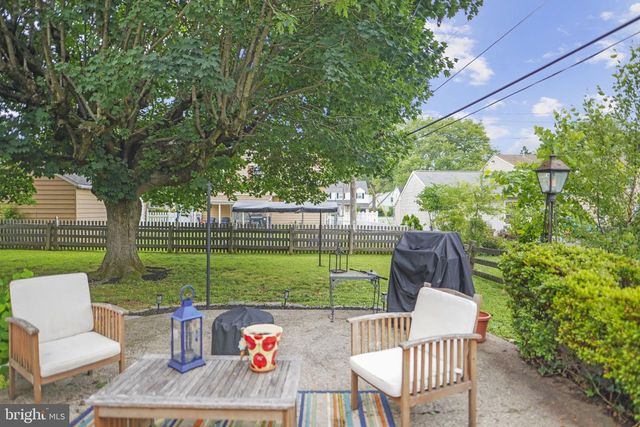 2111 RUSH RD, Abington, PA 19001