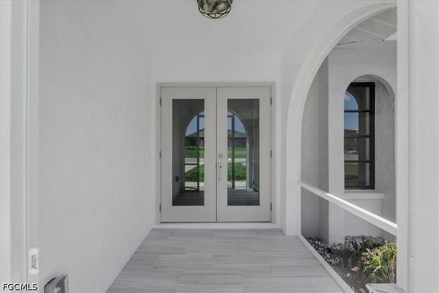 623 SE 31st LN, Cape Coral, FL 33904
