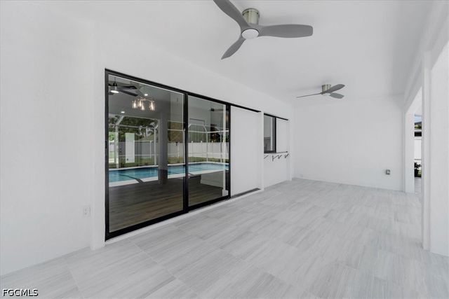 623 SE 31st LN, Cape Coral, FL 33904