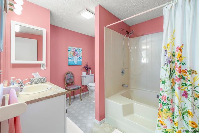 38454 Deer Creek Boulevard, Westland, MI 48185