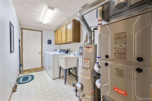 38454 Deer Creek Boulevard, Westland, MI 48185