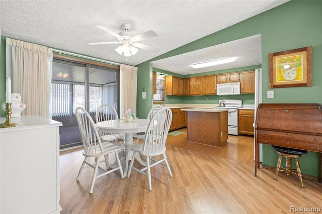 38454 Deer Creek Boulevard, Westland, MI 48185