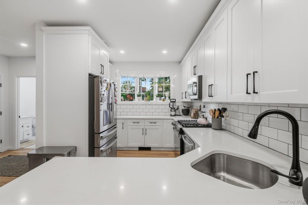 81 Overlook Drive, Valhalla, NY 10595 — photo 4