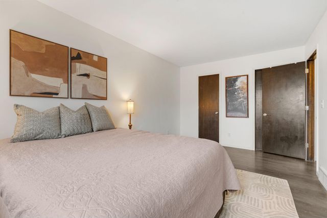 6558 Upper 35th Street N, Oakdale, MN 55128