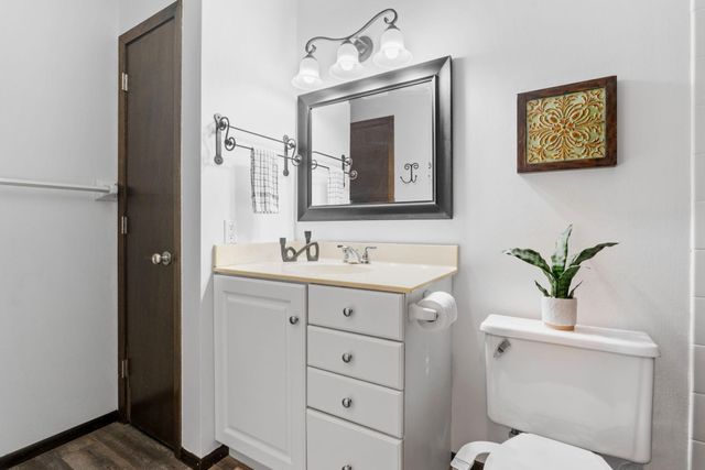 6558 Upper 35th Street N, Oakdale, MN 55128