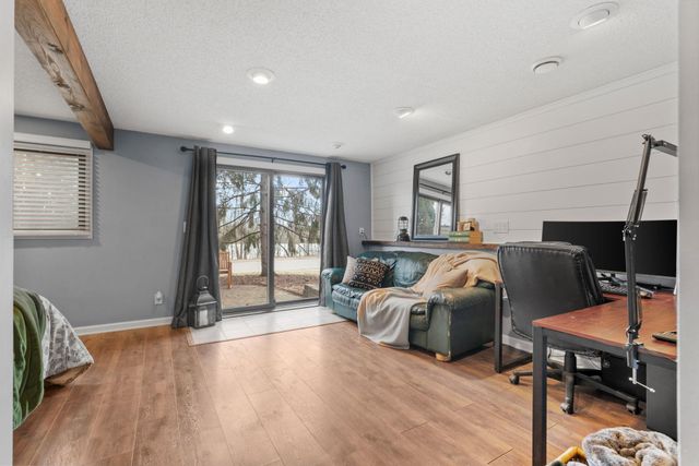 6558 Upper 35th Street N, Oakdale, MN 55128