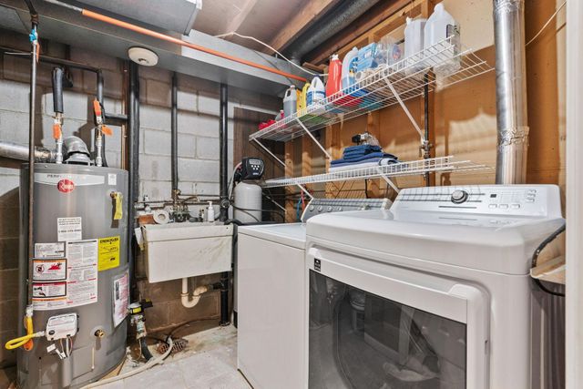 6558 Upper 35th Street N, Oakdale, MN 55128