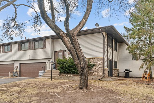 6558 Upper 35th Street N, Oakdale, MN 55128