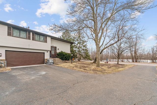 6558 Upper 35th Street N, Oakdale, MN 55128