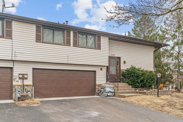 6558 Upper 35th Street N, Oakdale, MN 55128