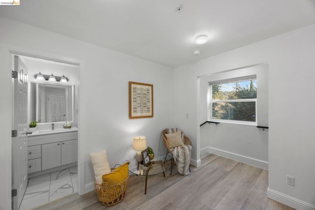 4737 Redding St, Oakland, CA 94619