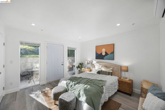 4737 Redding St, Oakland, CA 94619