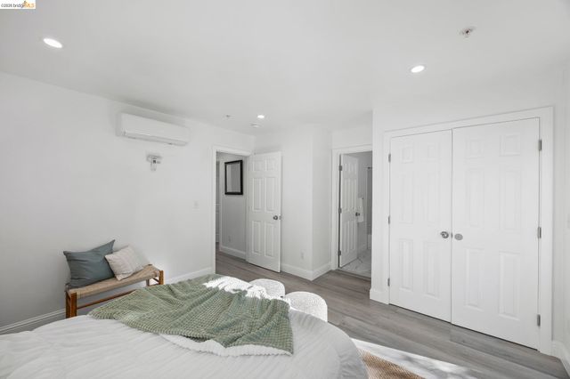 4737 Redding St, Oakland, CA 94619